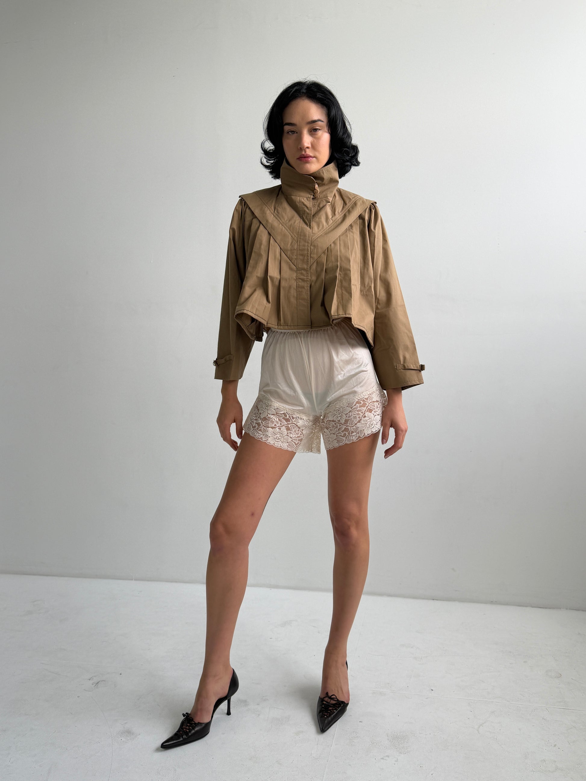 Vintage 80s/90s Khaki Structured Yoke Cropped Jacket (Fits S/M)