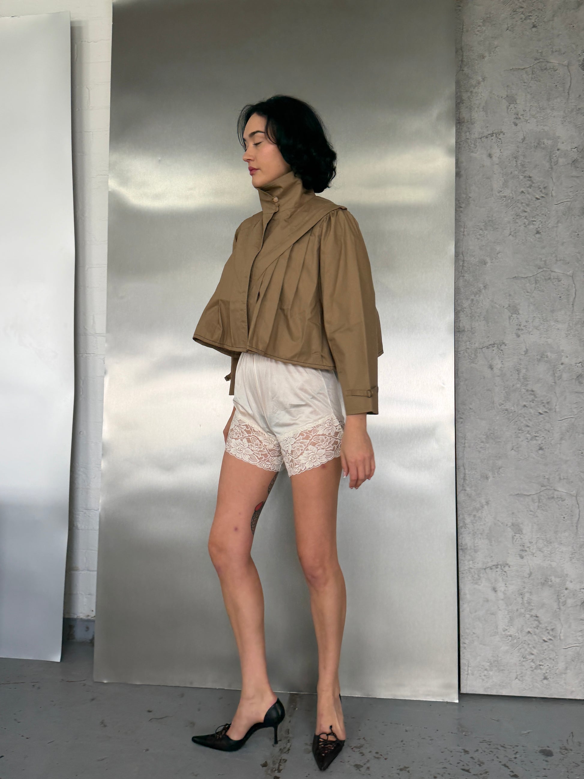 Vintage 80s/90s Khaki Structured Yoke Cropped Jacket (Fits S/M)