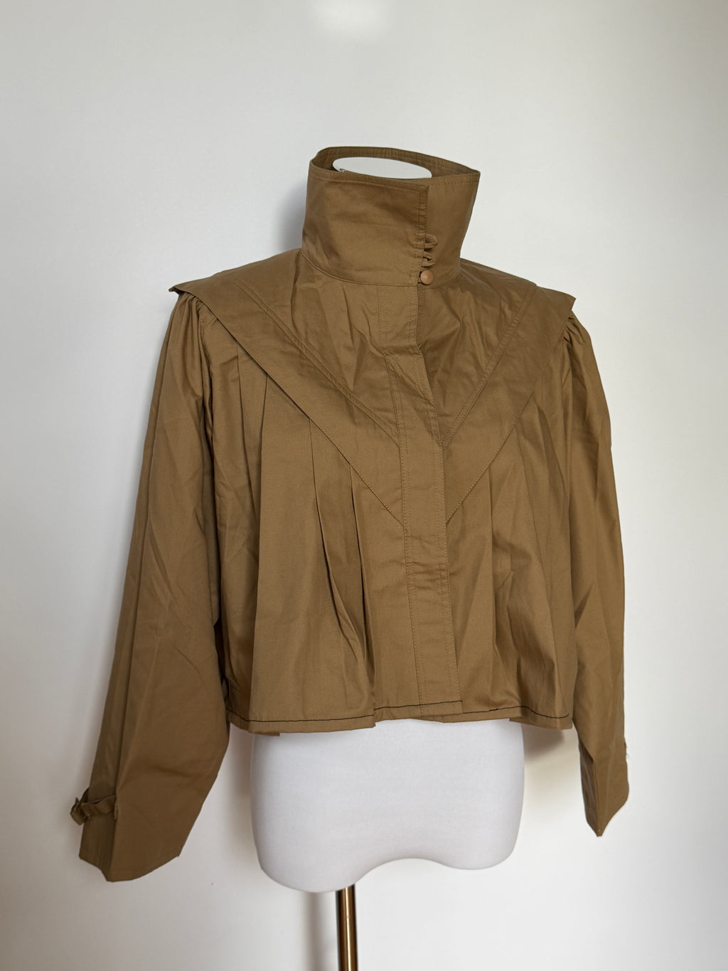 Vintage 80s/90s Khaki Structured Yoke Cropped Jacket (Fits S/M)