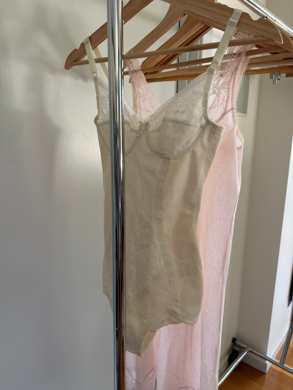 Deadstock Japanese Cream Lace Corset Bodysuit (XXS–XS)