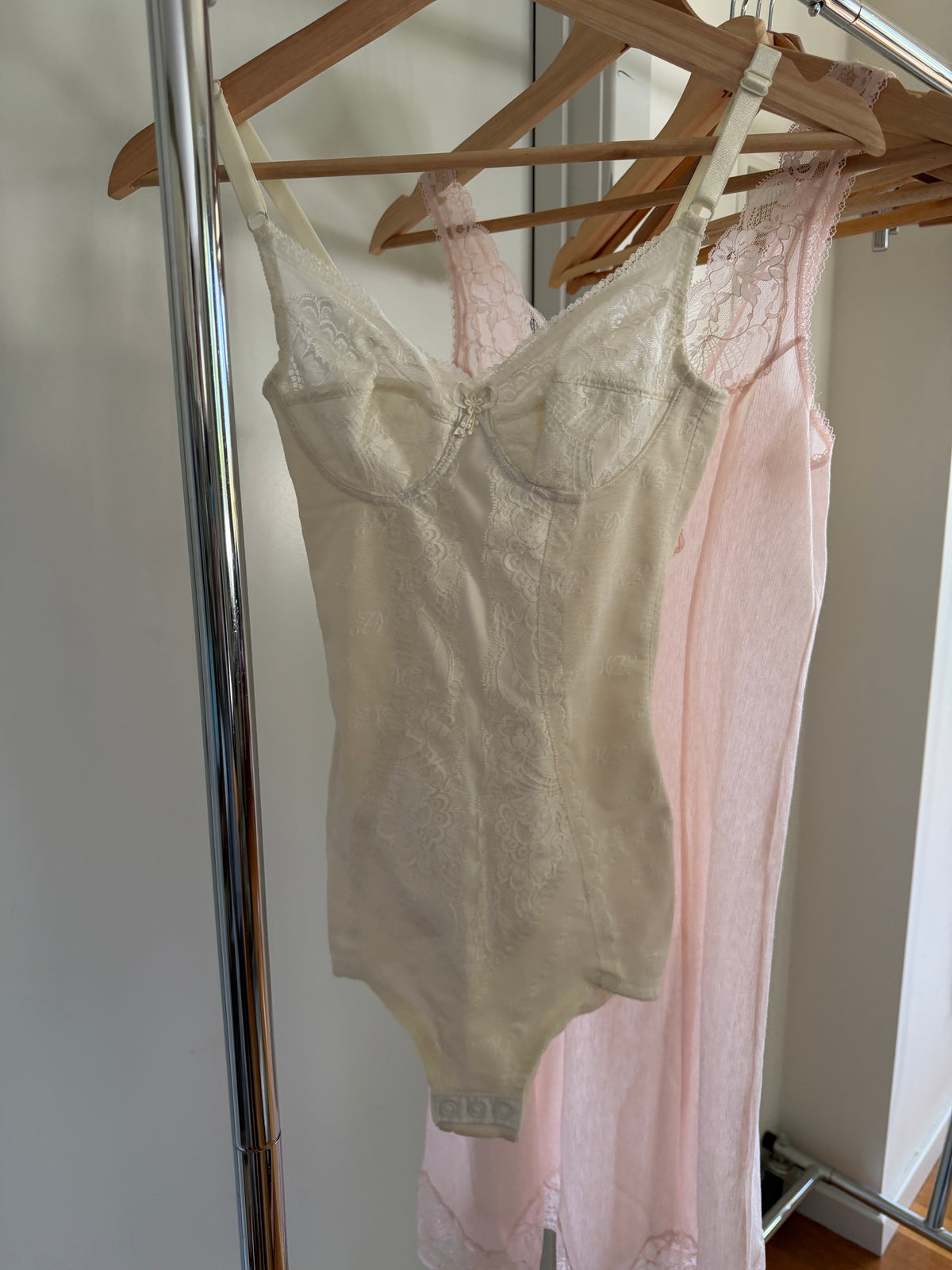 Deadstock Japanese Cream Lace Corset Bodysuit (XXS–XS)
