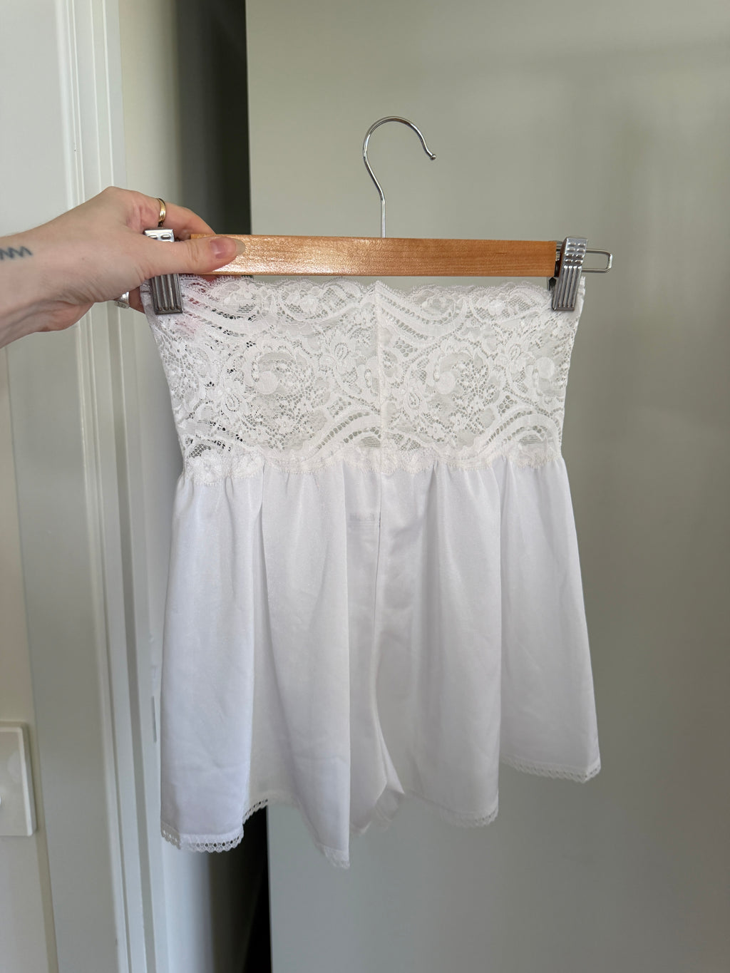 Cream Lace Waistband Slip Shorts (XS–S)