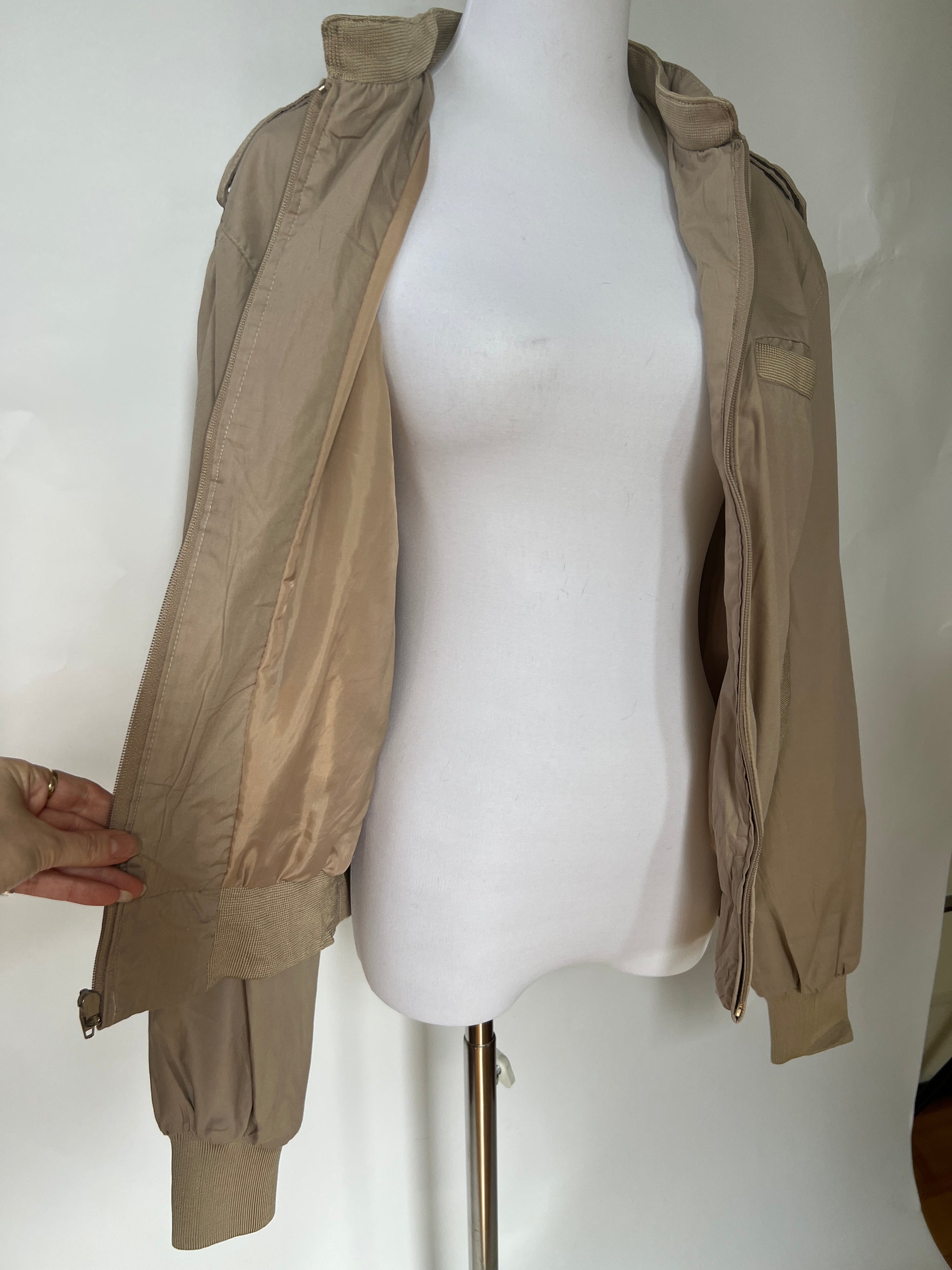 Vintage Beige Bomber Jacket (M)