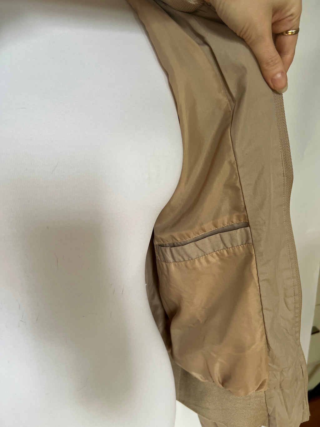 Vintage Beige Bomber Jacket (M)