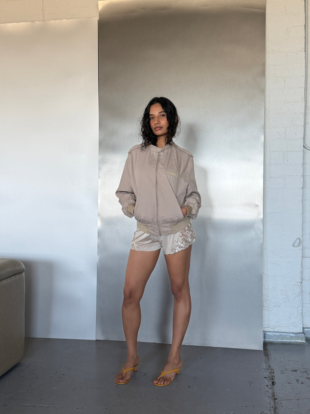 Vintage Beige Bomber Jacket (M)